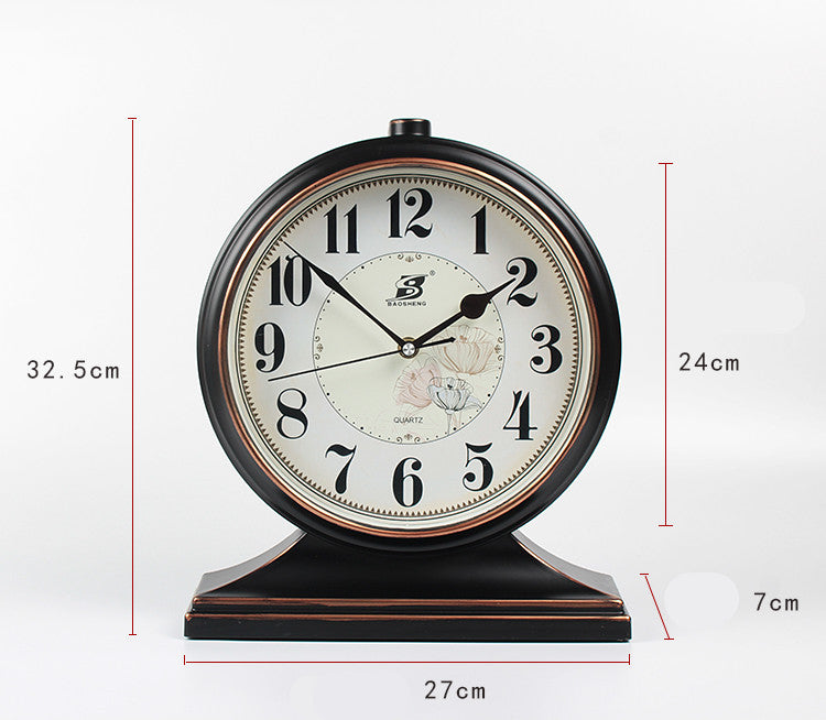 Classic  Simple Retro Clock