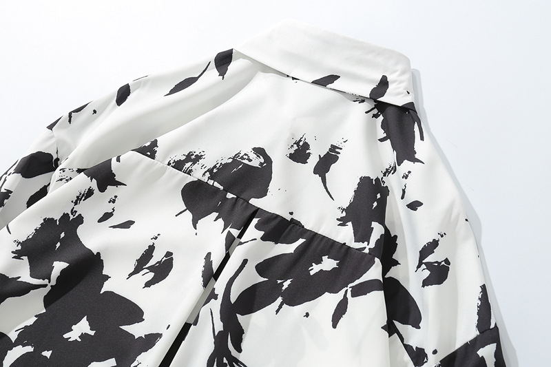 Long-sleeved shirt