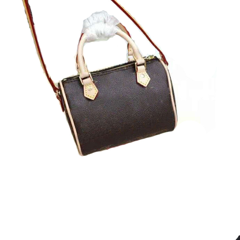 Leather carrying shoulder bag