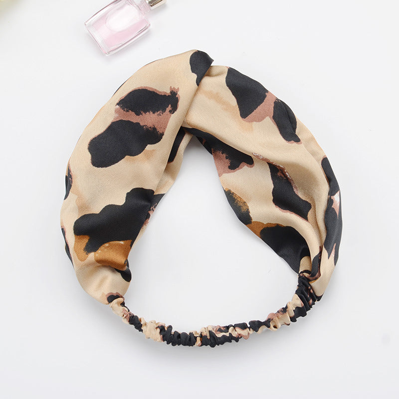 End the hairband in the middle