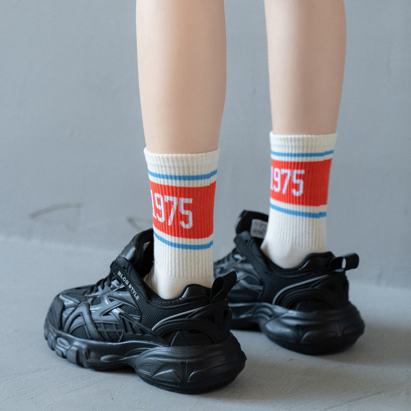 Men's And Women's Trendy Net Red Ins Cotton Tube Socks Hip-Hop Alphabet Socks