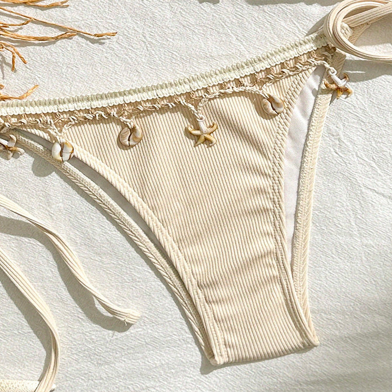 Bikini med snøre, trekantskåle og halterneck