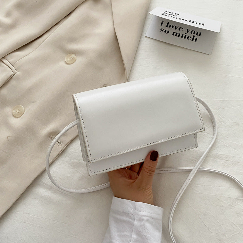 The new fashionable small square bag of is versatile