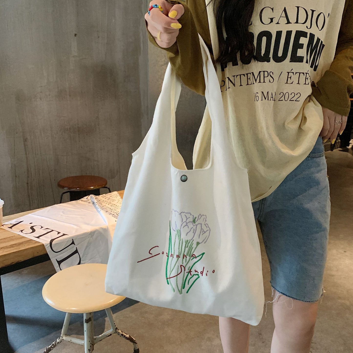 New Tulip Large Capacity Canvas Shoulder Bag
