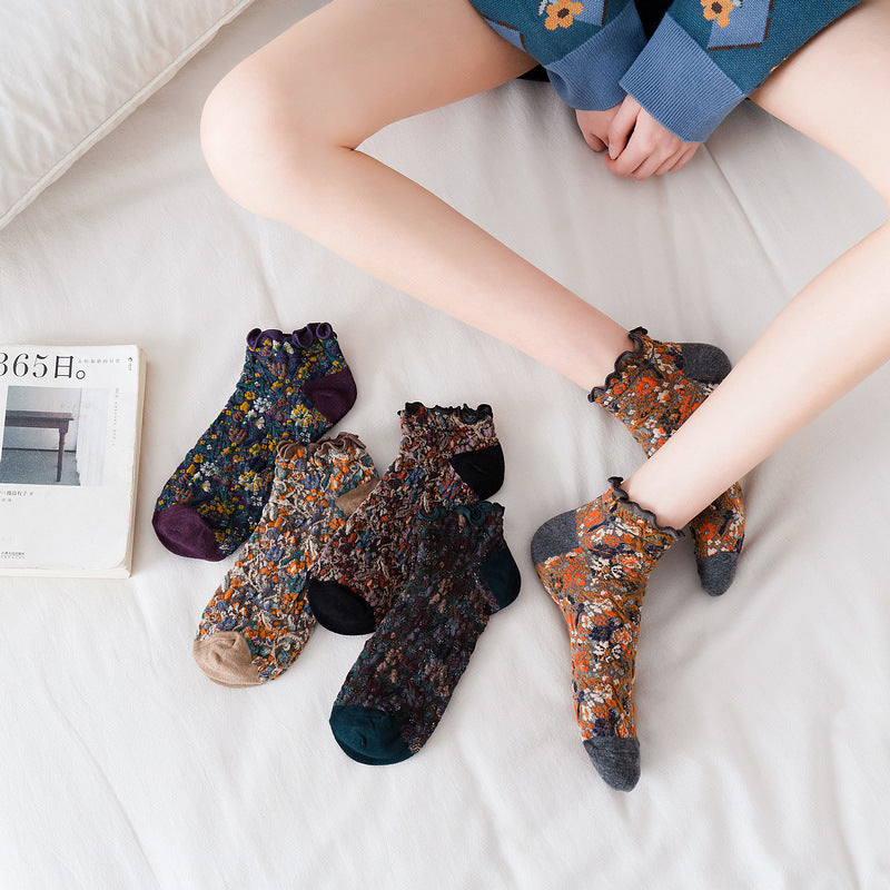 Women's Fashion Relievo Wooden Ear Floral Socks