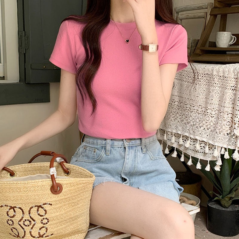 Red Retro American Short-sleeved Women's Top That Brightens The Complexion