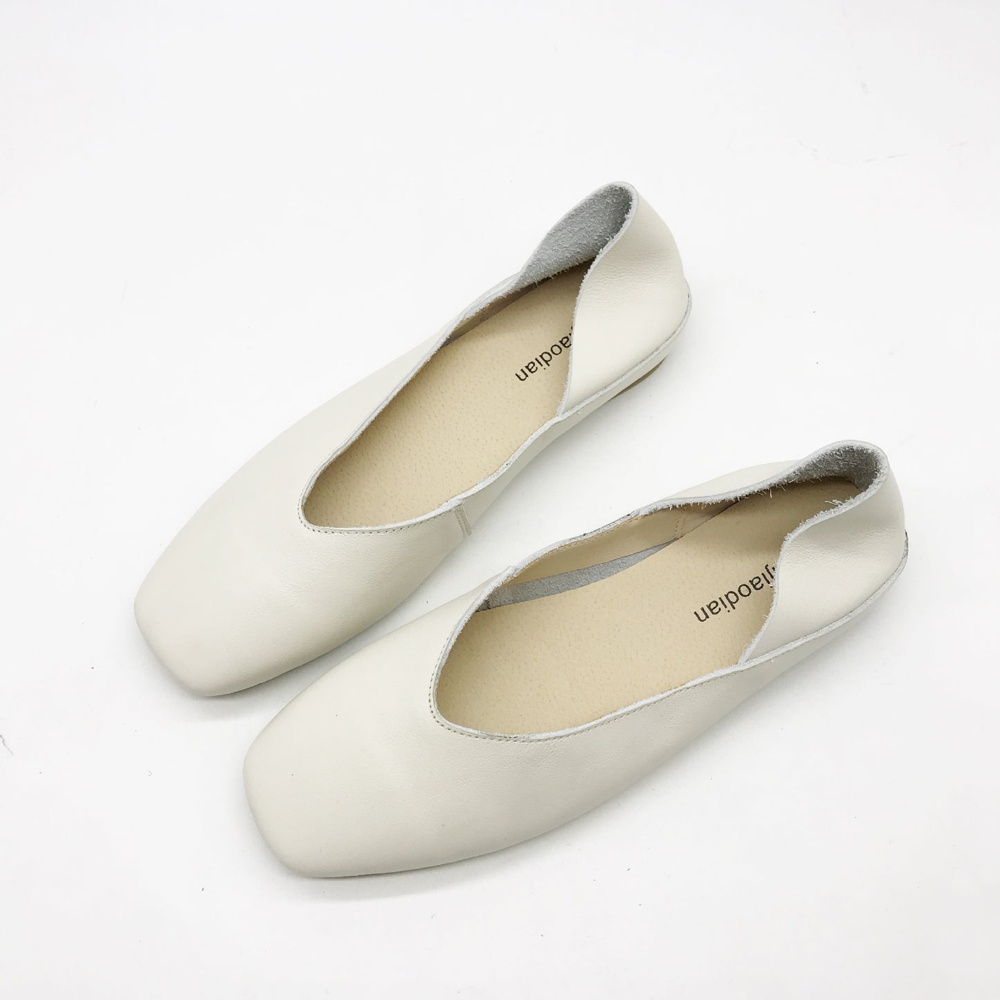 Soft Leather Simple Shallow Mouth Square Toe Grandma Shoes