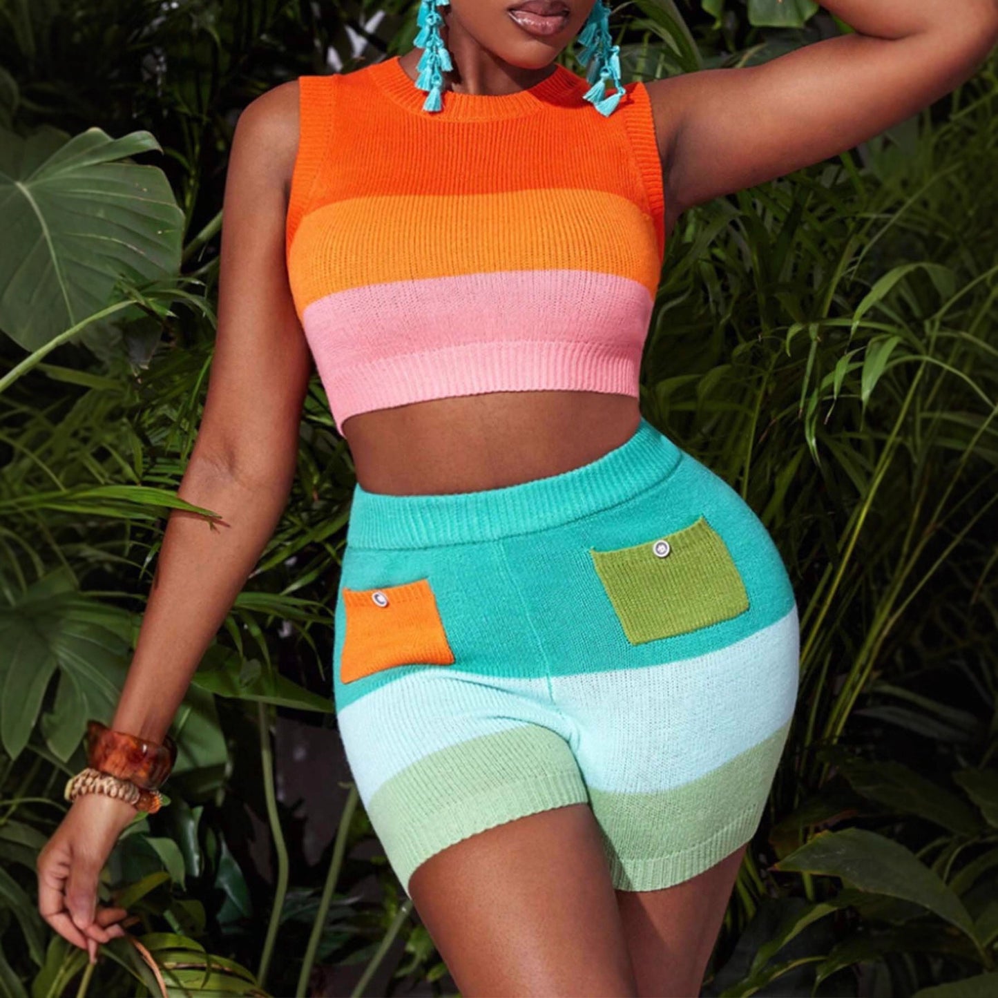 Rare Unique And Chic Casual Hand-knitted Color-block Shorts Set
