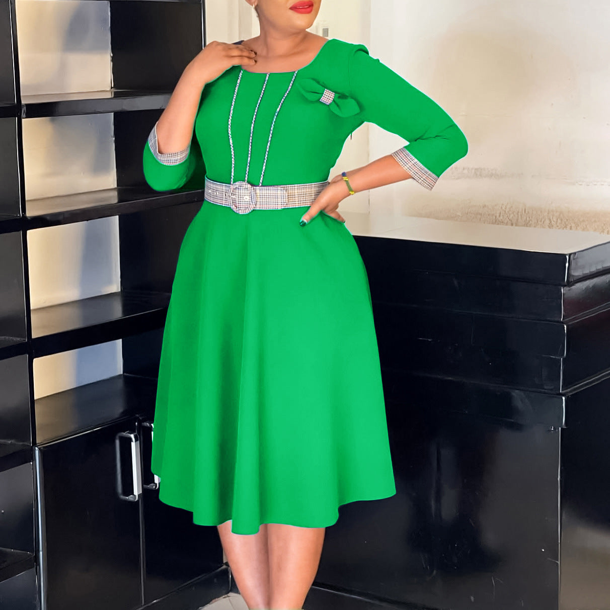 Stylish Elegant African Dress With A Round Neckline And Patchwork Design