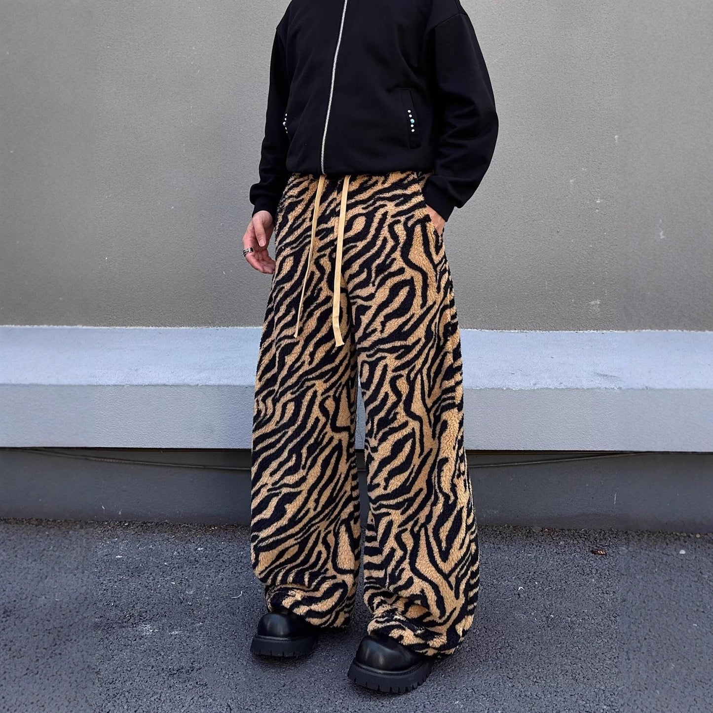 Womens High-Street Coffee-Colored Tiger-Print Casual Pants Warm And Loose-Fitting
