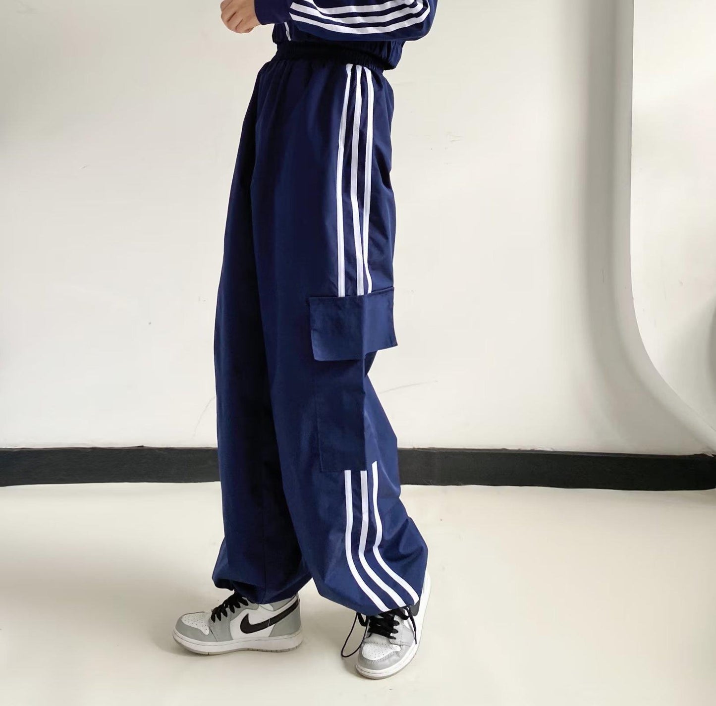 Women's Loose Straight Pocket Sweatpants
