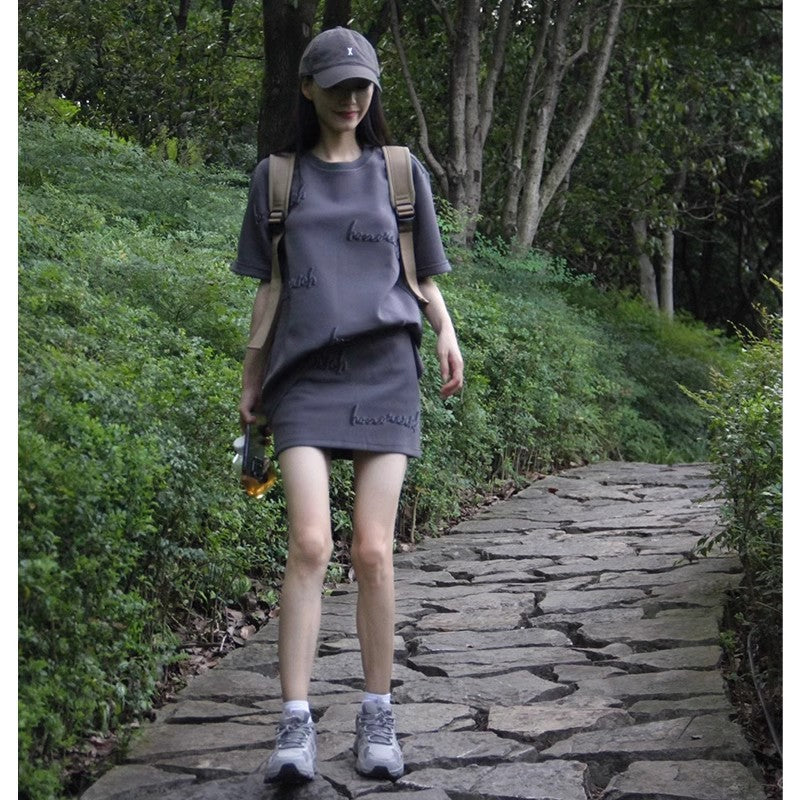 Stylish American-style Casual Two-piece Set Featuring A Slimming Top And Skirt