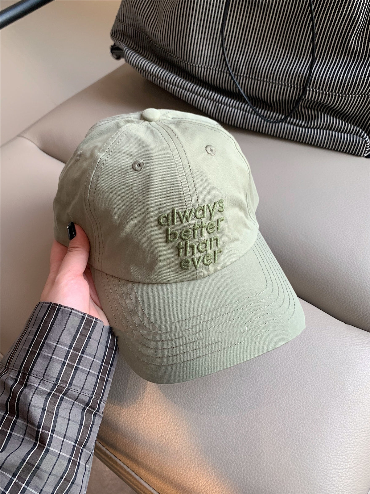 Lu Xi Korean Style Embroidered White Wide Brim Baseball Cap For Women
