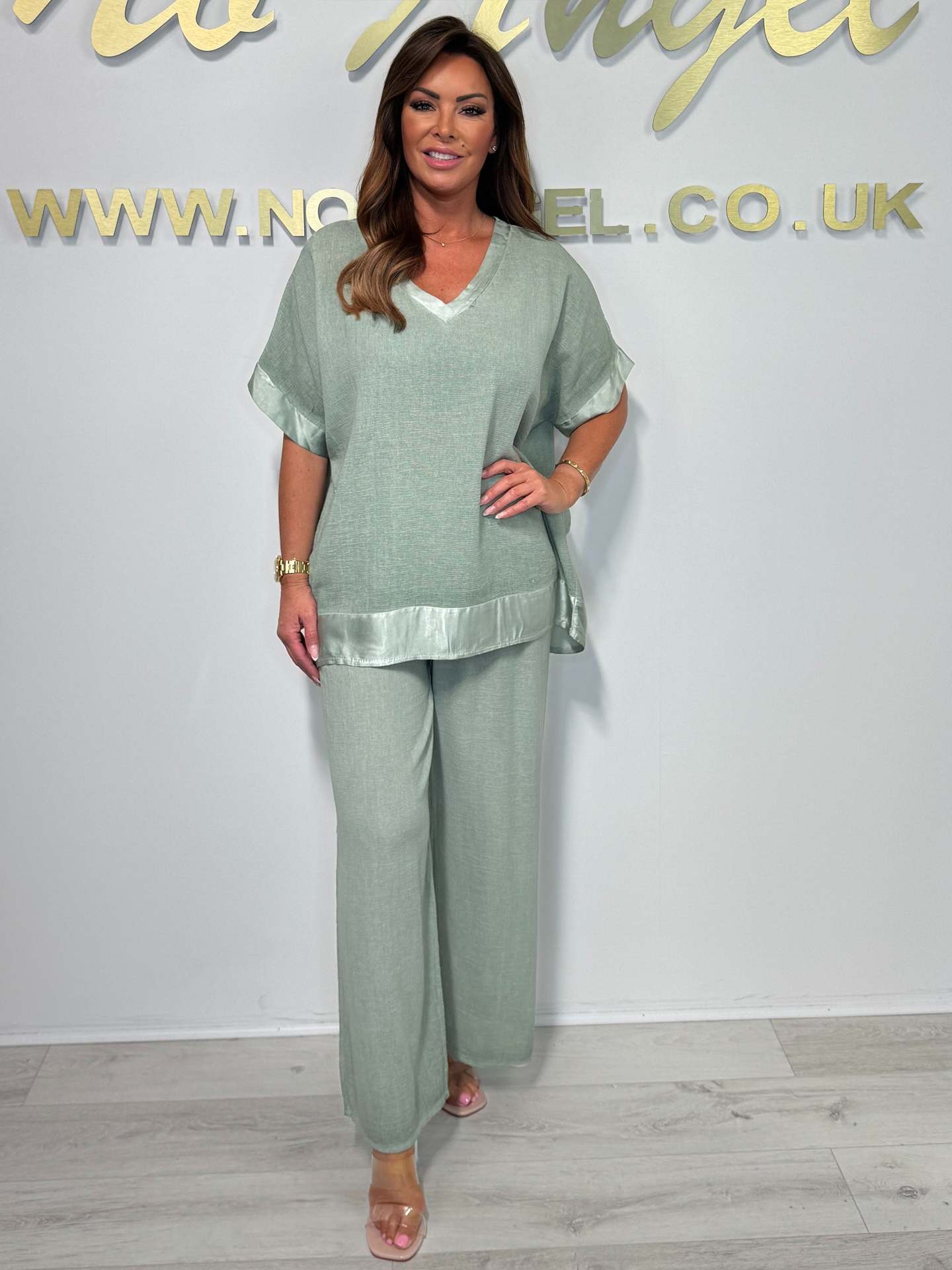Womens Fashionable Casual Plus-Size Set With Trimmed V-Neck Top And Pants