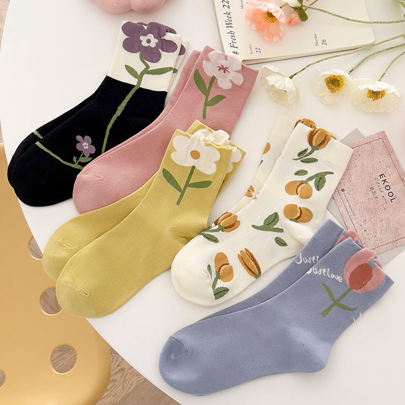 Women's Retro Mid-calf Length Three-dimensional Flower Socks