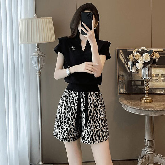 Figure-flattering V-neck Short-sleeve Top And Sports Two-piece Set