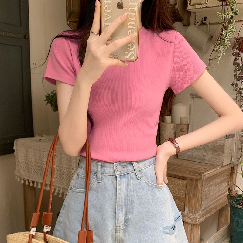 Red Retro American Short-sleeved Women's Top That Brightens The Complexion