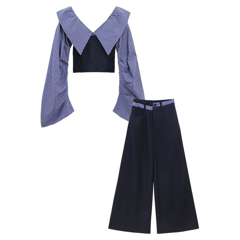 Stribet halterneck-bluse med lange ærmer og draperede patchwork-bukser med vide ben