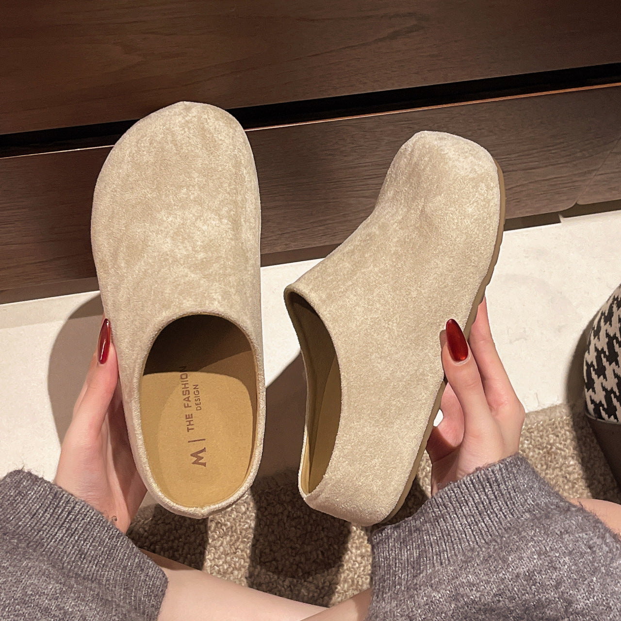 Women's Fashionable All-match Closed-toe Slippers