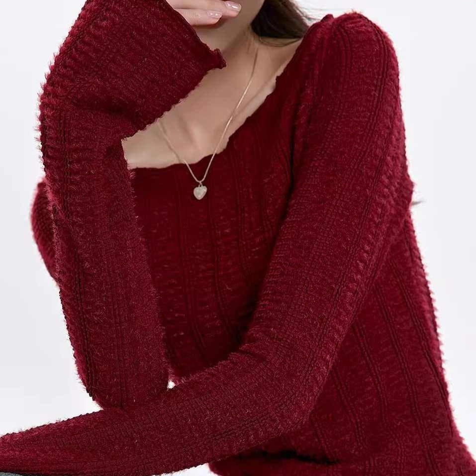 Red Vintage-style Design-forward Long-sleeve Knit Top A Slim-fit Base Layer