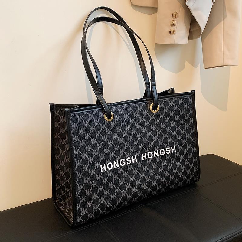 Advanced Texture Class Commuter Tote