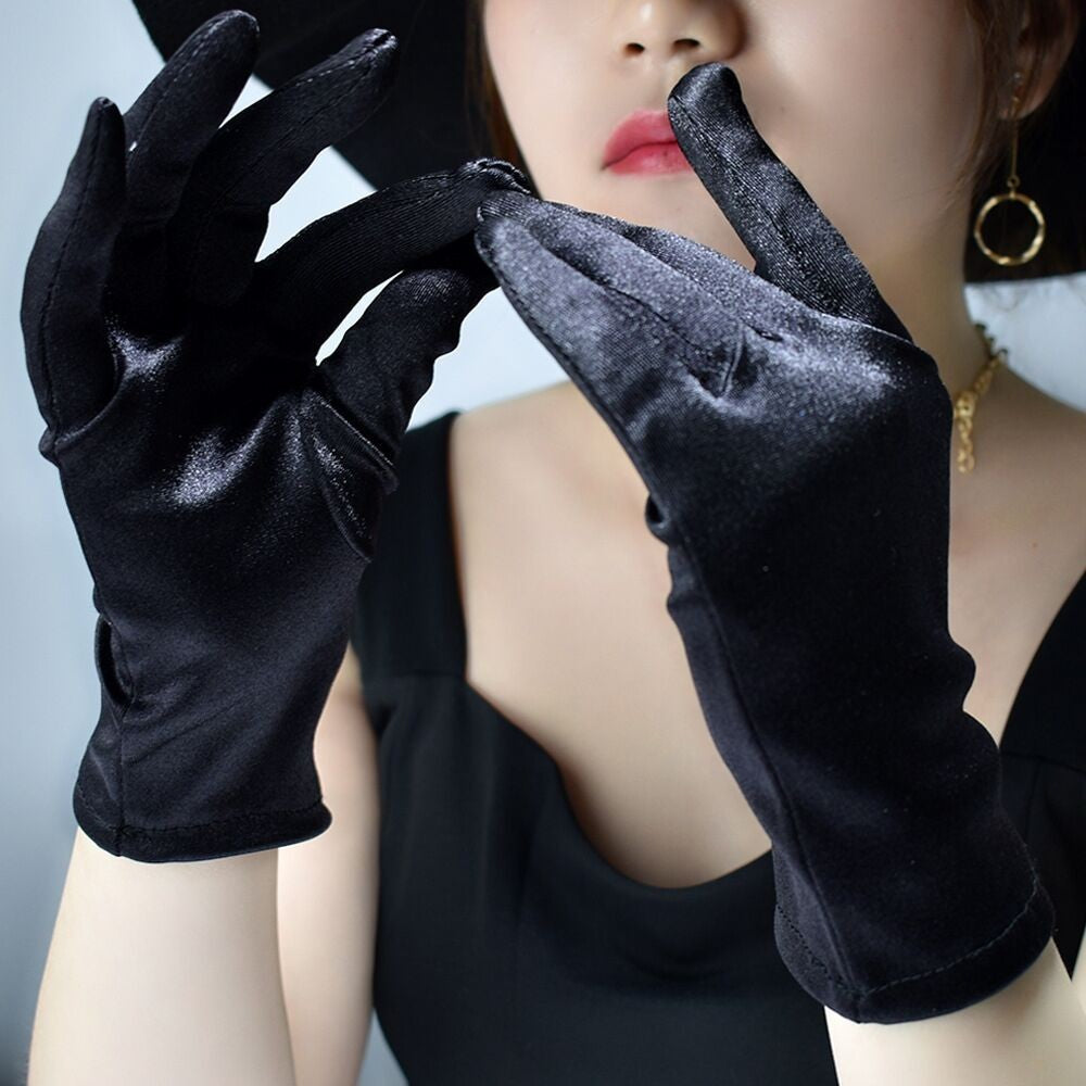 Sorte Satinstofhandsker Lange Taskefinger Aftenkjole Gallafotografering Smykker Hepburn Stil
