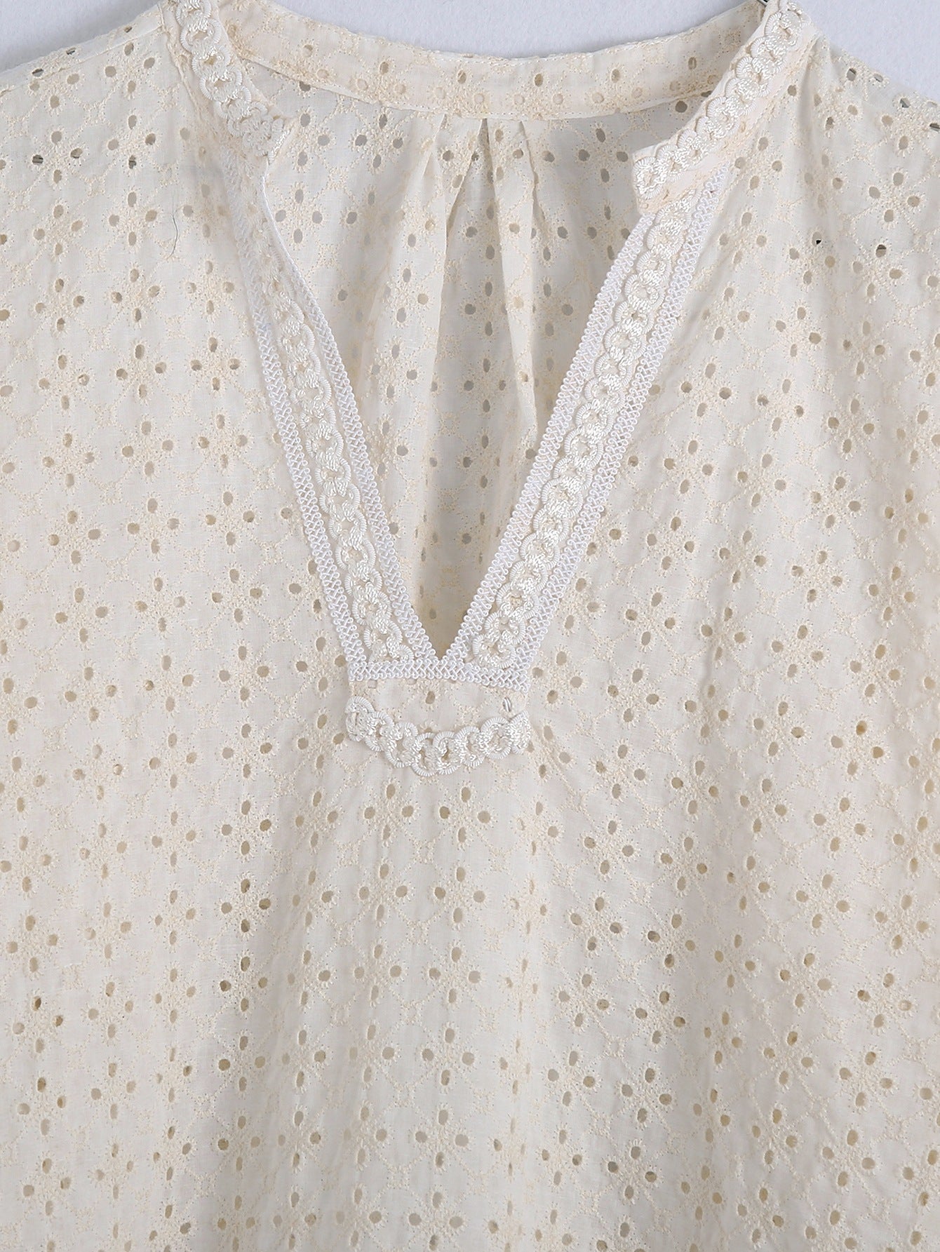 Women's Dignified Hollow Embroidered Shirt And Shorts Suit