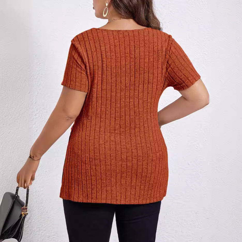 V-udskæring, slids, forsænket stribet, børstet, kortærmet T-shirt til kvinder