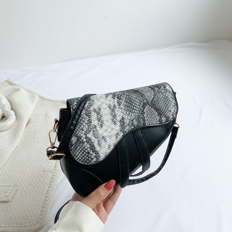 Women's Shoulder Bag Casual Western Style Saddle Bag
