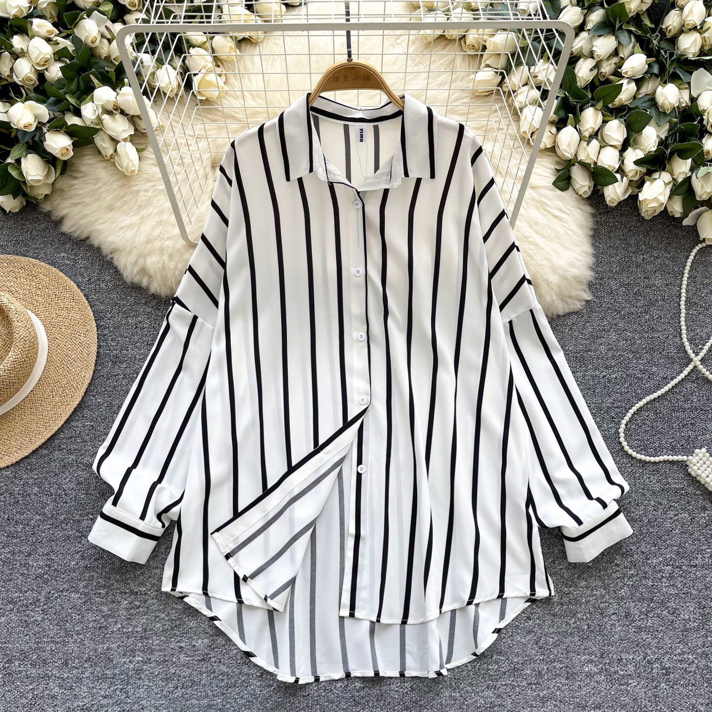 Loose, Mid-length Plus-size Shirt That Looks Slimming And Stylish