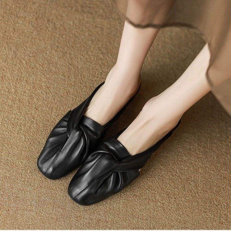 Soft-leather Outerwear Low-heeled Sandals