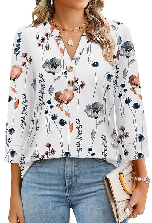 Løs Plus-Size T-shirt til kvinder med V-udskæring og trekvartærmer med knapper