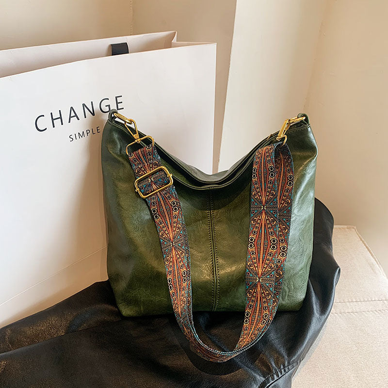 Retro Shoulder Messenger Bag Large Capacity Commuter Women's Bucket Bag
