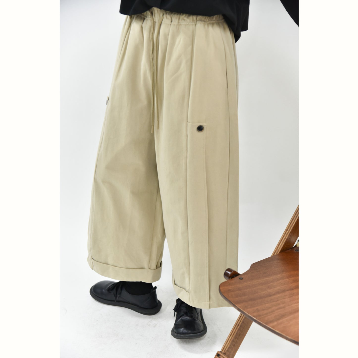 Women's Half-rolled Leg Simple Side Stripe Design Loose Wide-leg Pants