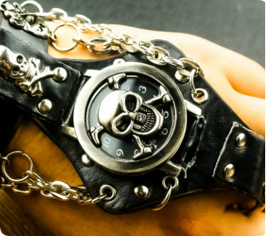 Skull rivet belt watch