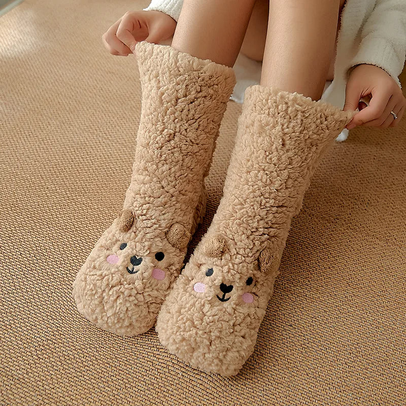 Tegneseriegulv Vinter Tyk Polyester Fleece Fluffy Mikrofiber Kvinders Fuzzysokker Sjove Hundehjemmeskosokker til Kvinder Søde Fluffy Tykke Varme Vintersokker Mikrofiber Bløde Hjemmesokker Julegave