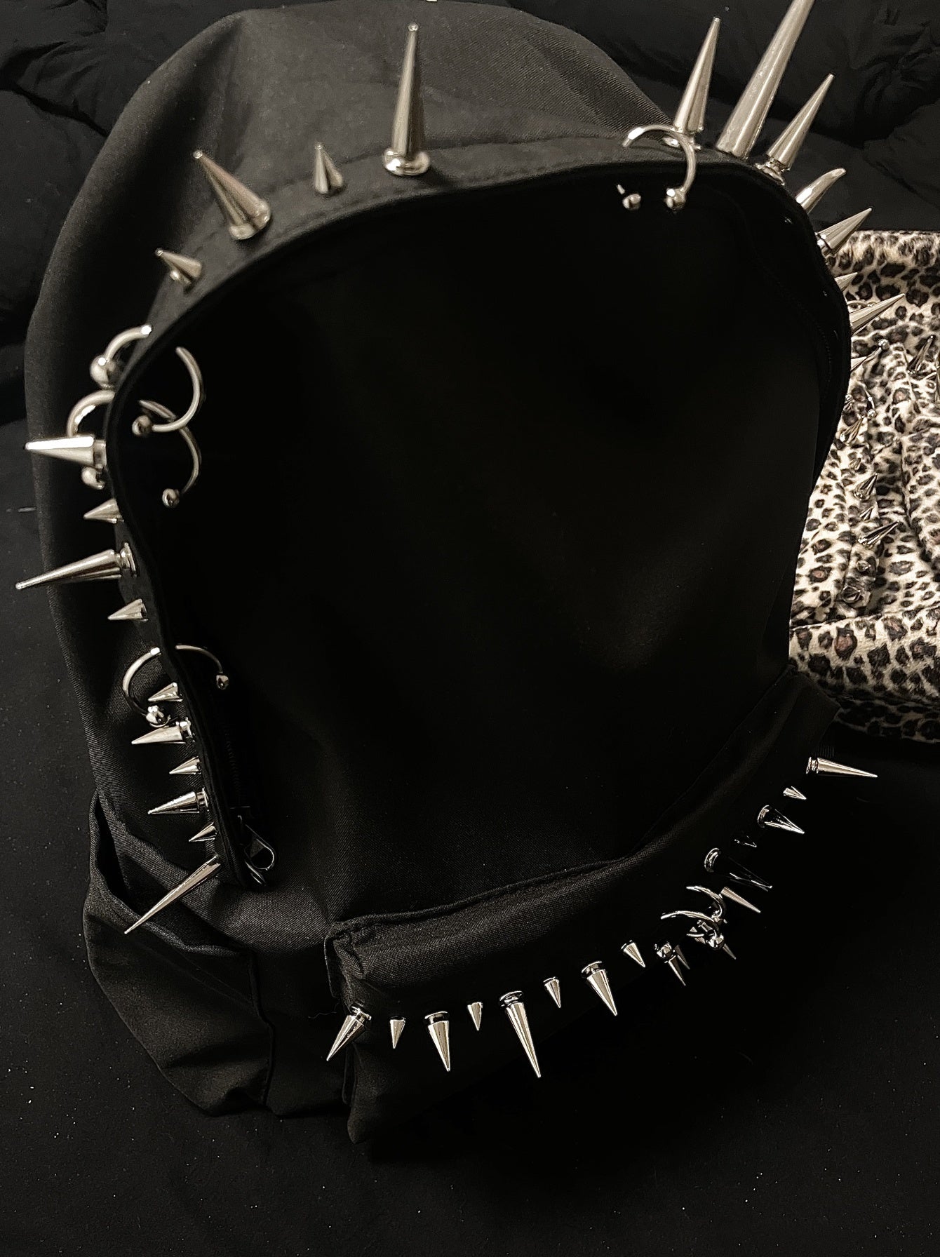 European And American Punk Studded Leopard Print Backpack In Black