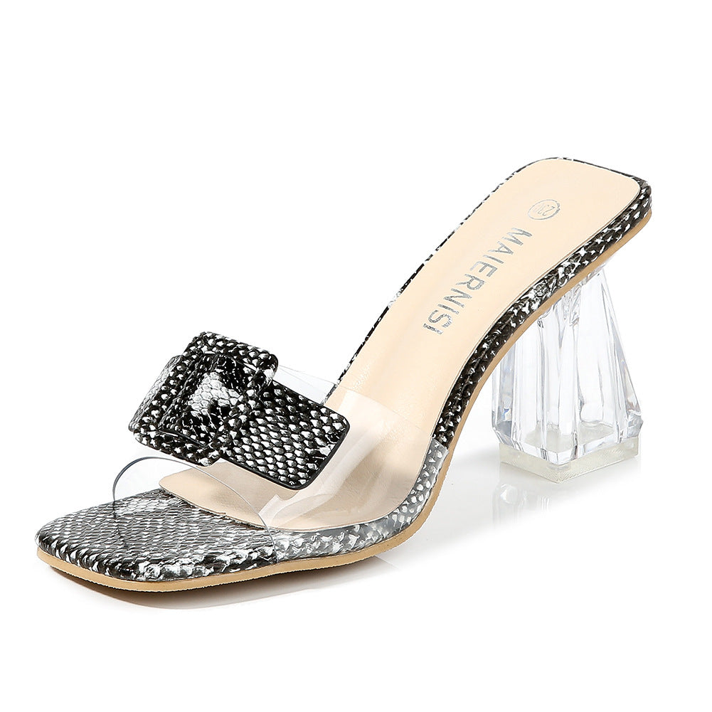 Versatile and fashionable large sandals