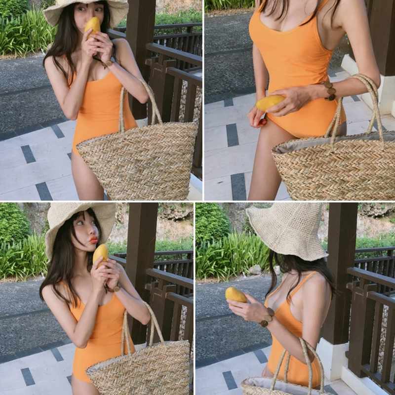 Hand woven water grass bag