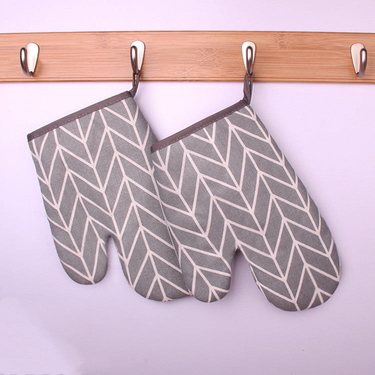 Thickened microwave oven gloves