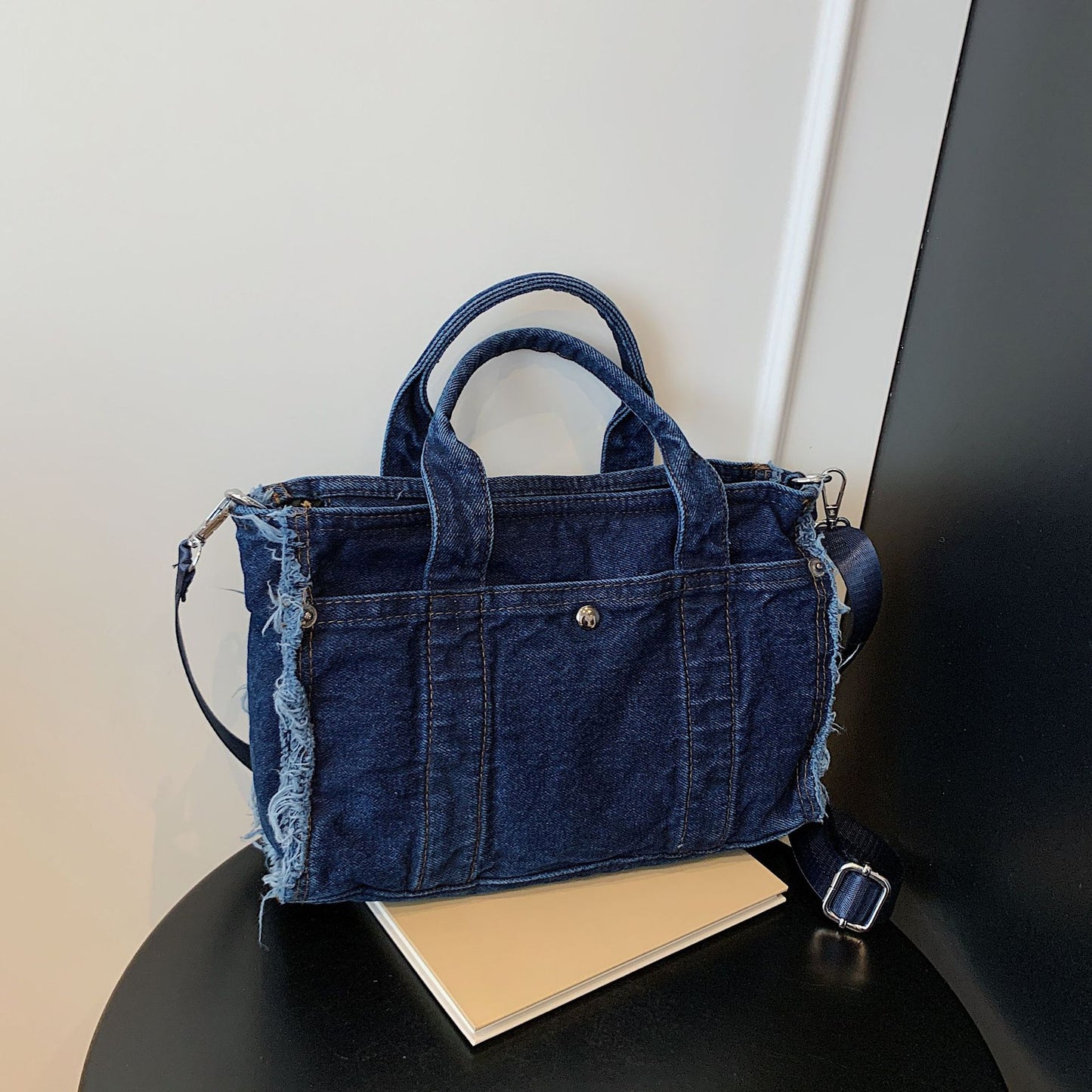 Laid-back High-Capacity Denim Tote Bag
