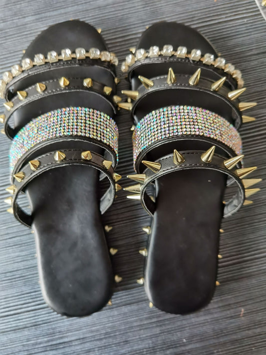 Rivet flat bottom low heel sandals