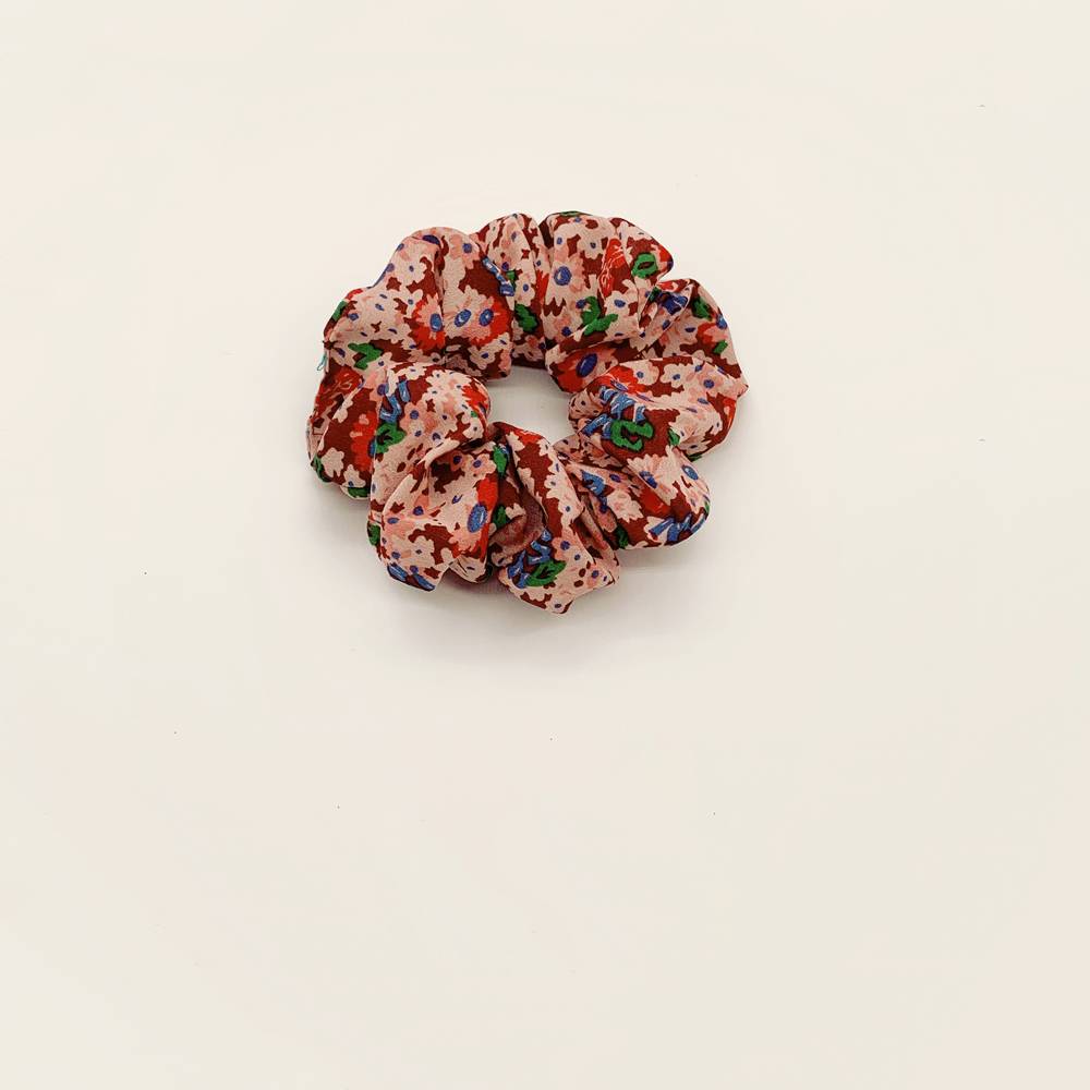 The wind is sweet and retro French floral hairpin