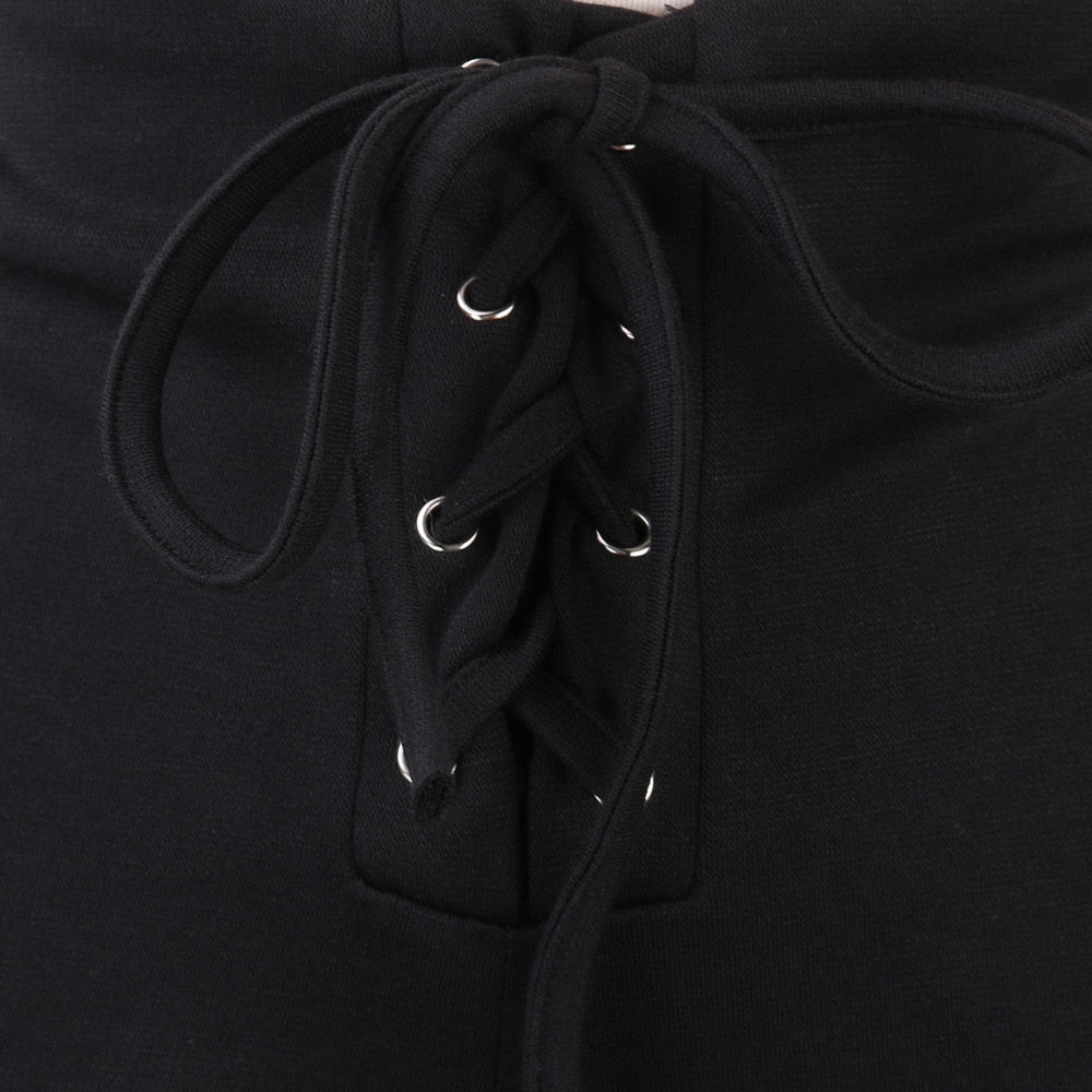 Eyelet straps slim shorts