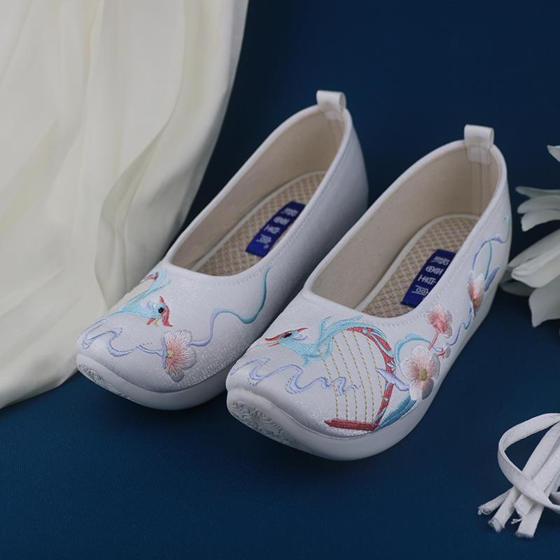 Dengyun's Hanfu Shoes Increase The Height Of The Head