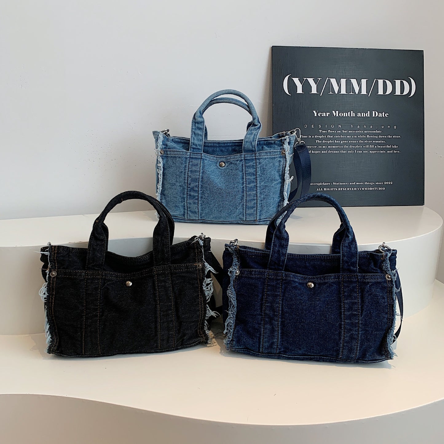 Laid-back High-Capacity Denim Tote Bag