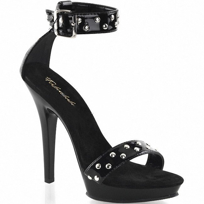 toe buckle sandals