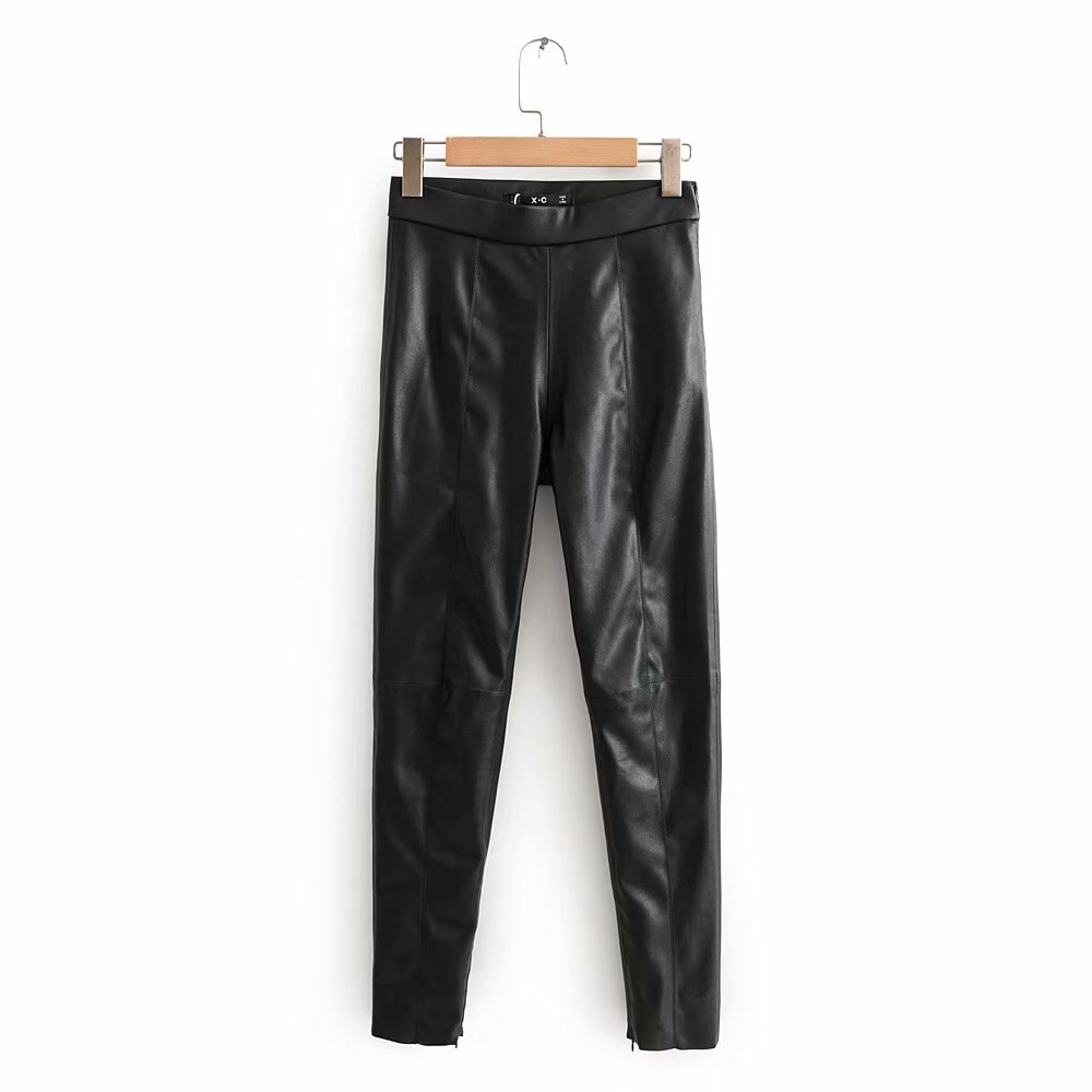 High-waisted leggings are versatile and versatile