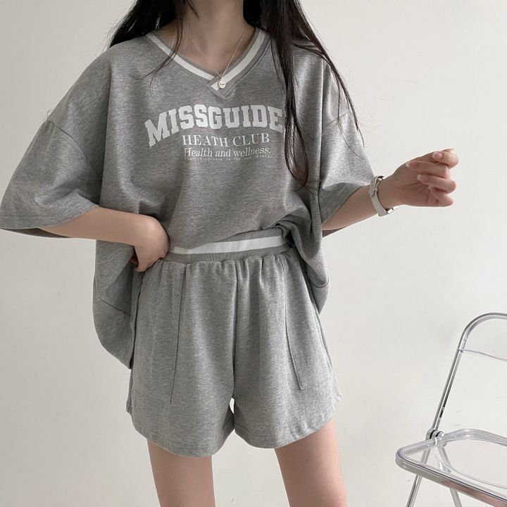 V-neck Women's Short-sleeved Shorts Two-piece Set Solid Color