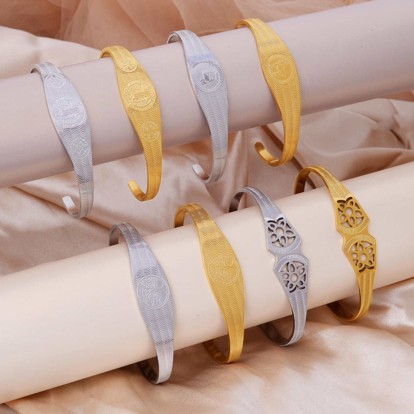 Chinese-style Patterned Hollow Titanium Steel Bracelet For A Noble Look